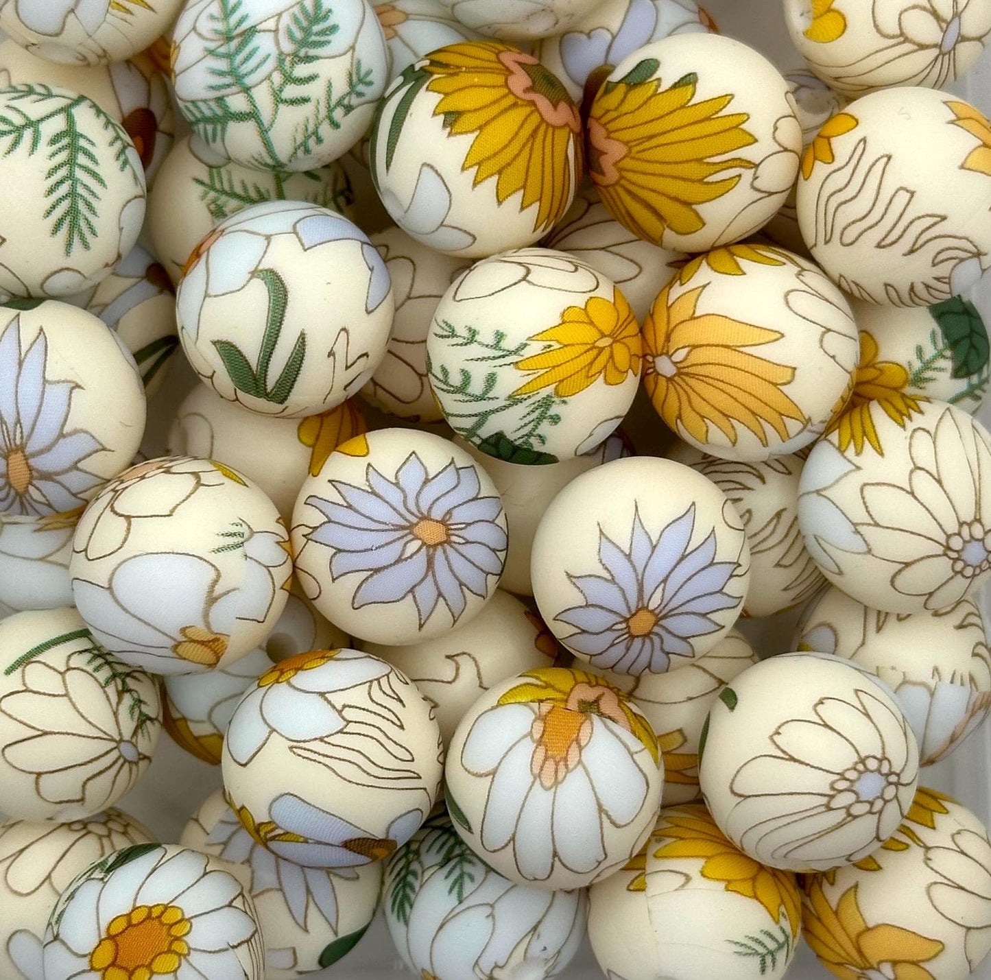 Bed of Daisies 15mm Round Printed Silicone Beads