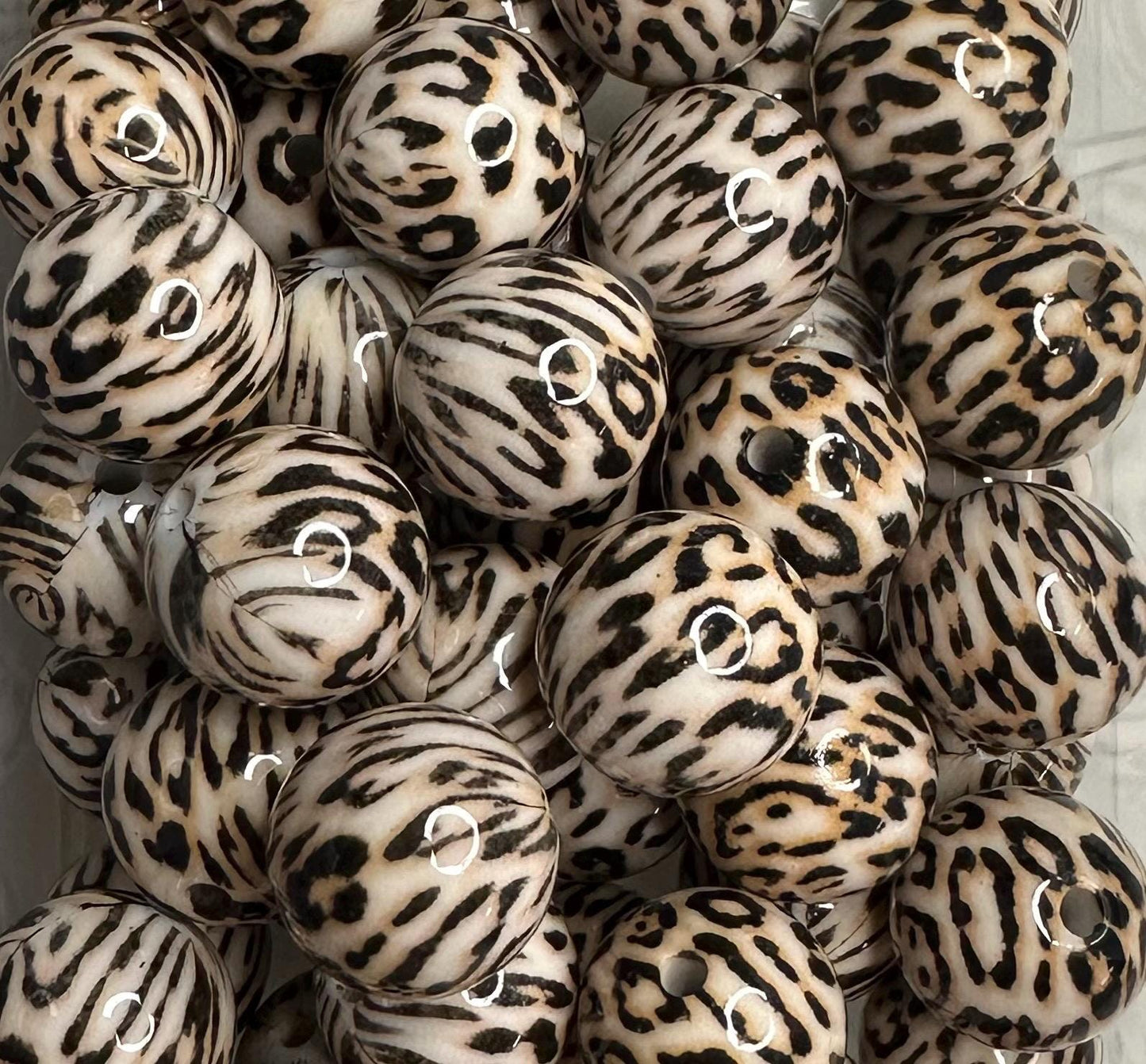 Cheetah 20mm Round Printed Acrylic Beads