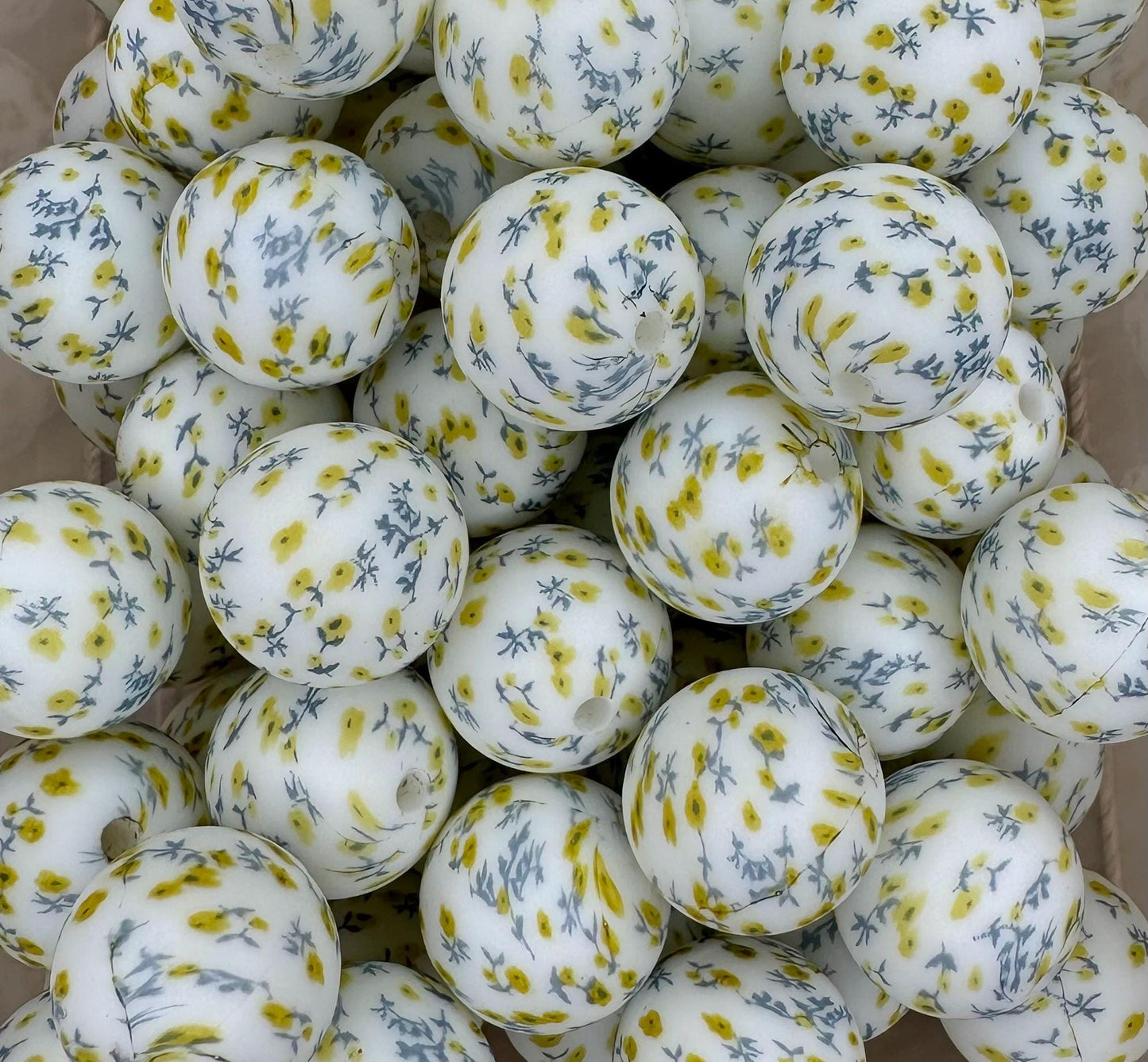 Dainty Fields 15mm Round Silicone Beads