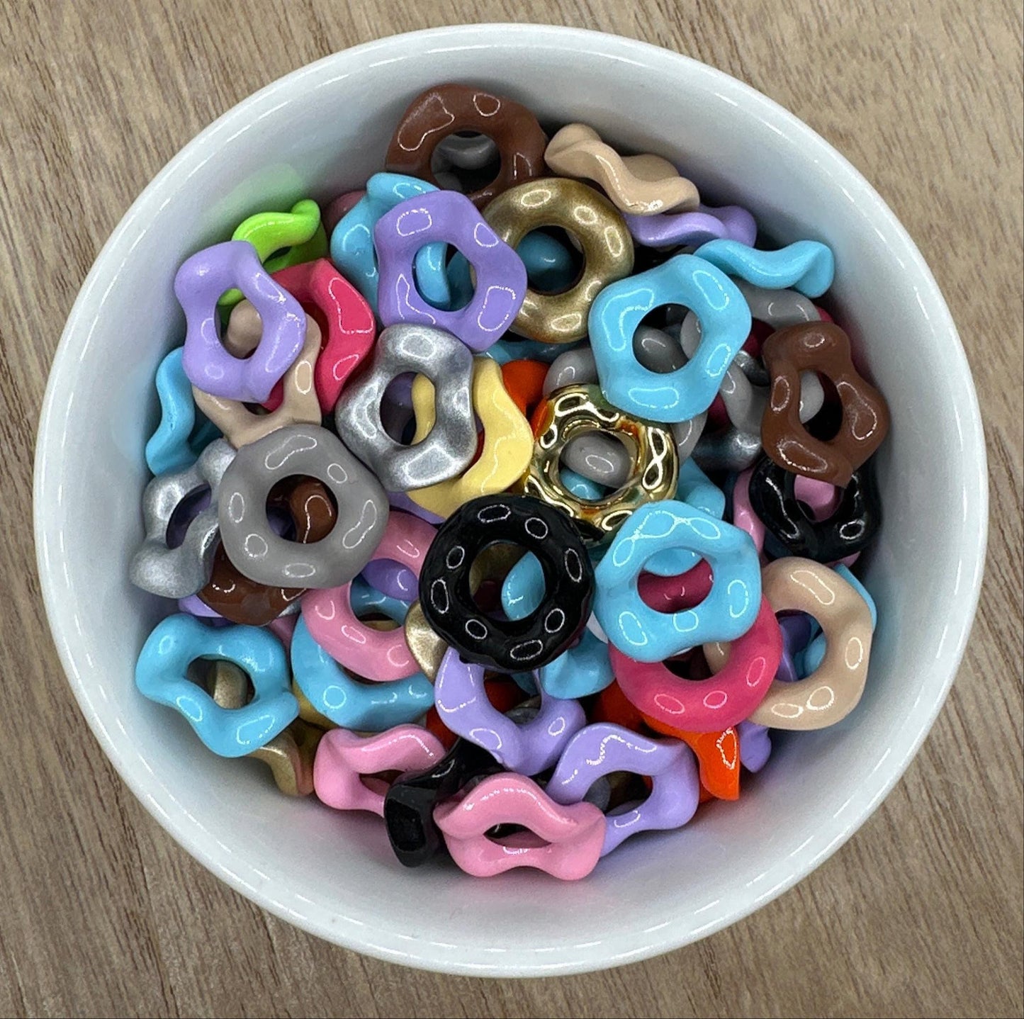 Acrylic Solid Color Mix Wavy 15mm Spacers