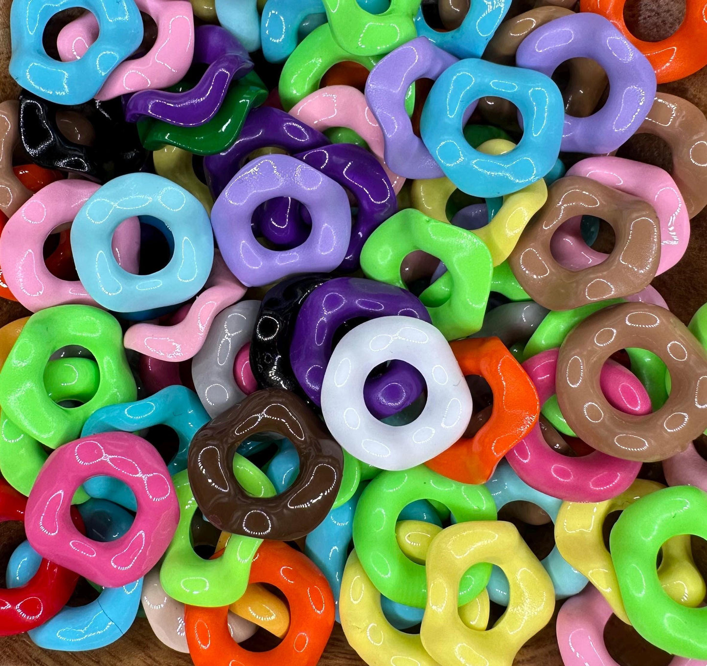 Acrylic Solid Color Mix Wavy 15mm Spacers
