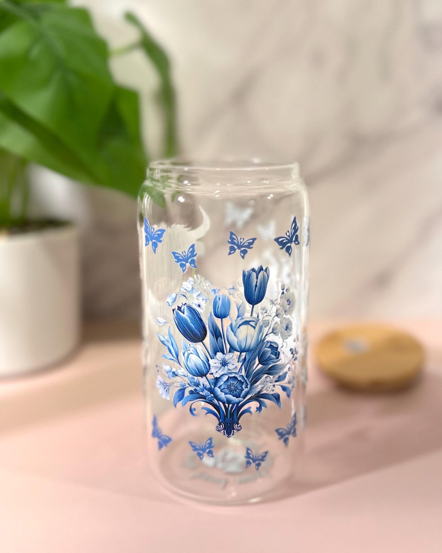 Heirloom Blue Floral Highland Cow • Glass Can Cup 16oz