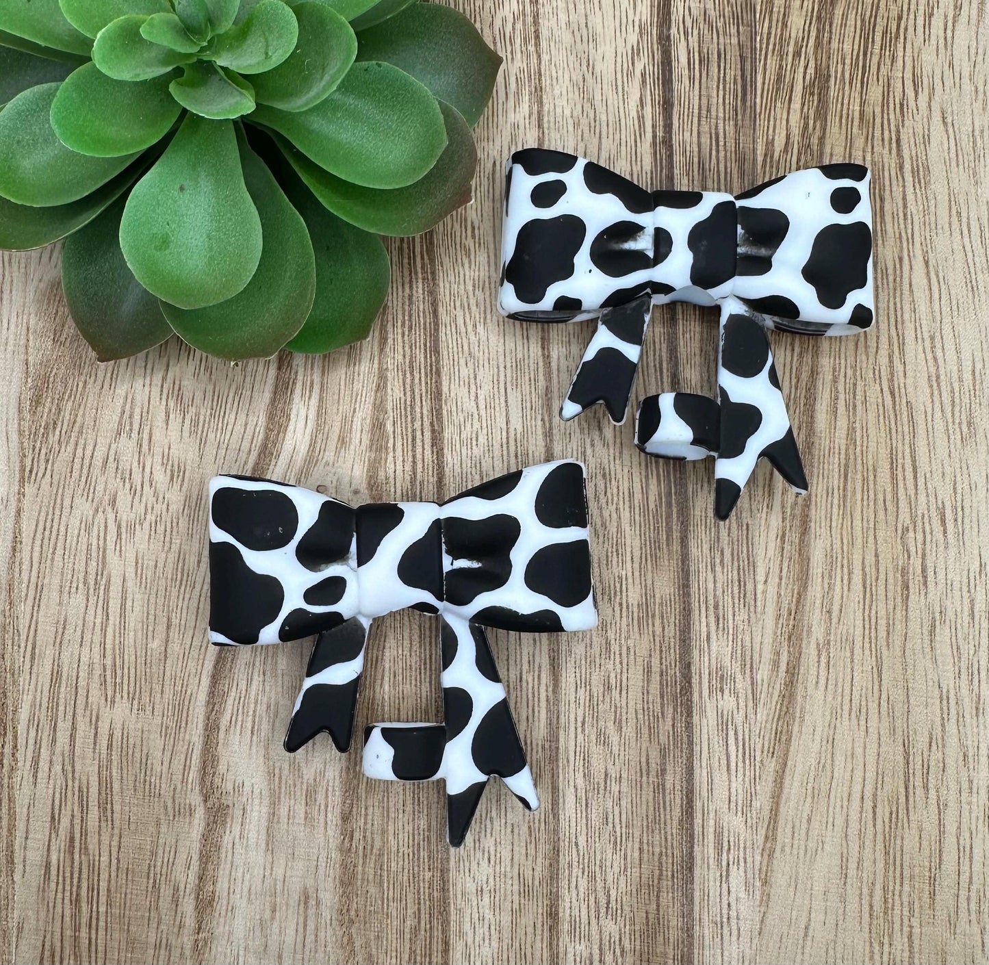 Cow Print Bow Straw Topper: Food-Grade Silicone Dust Cover
