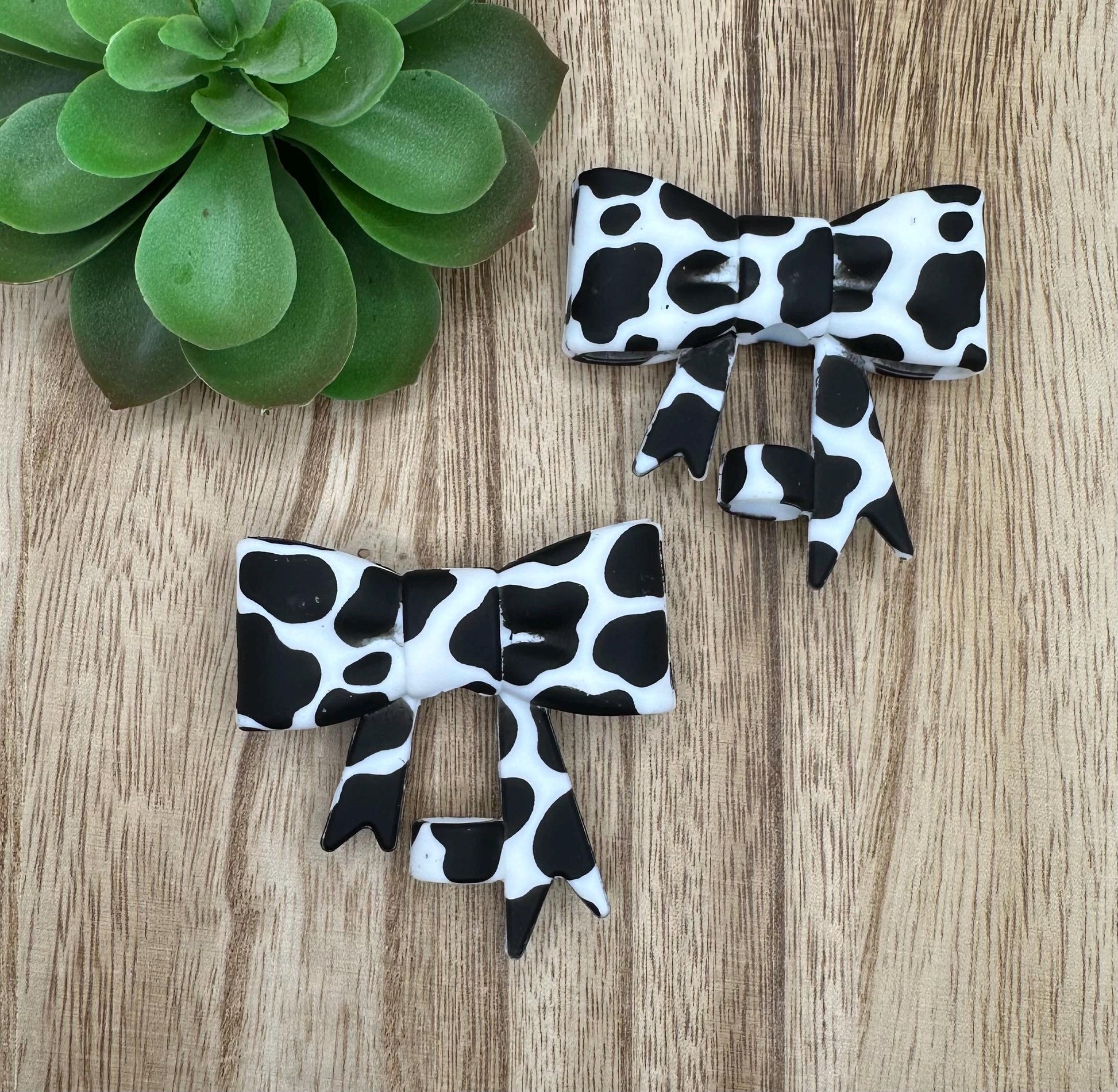 Cow Print Bow Straw Topper: Food-Grade Silicone Dust Cover