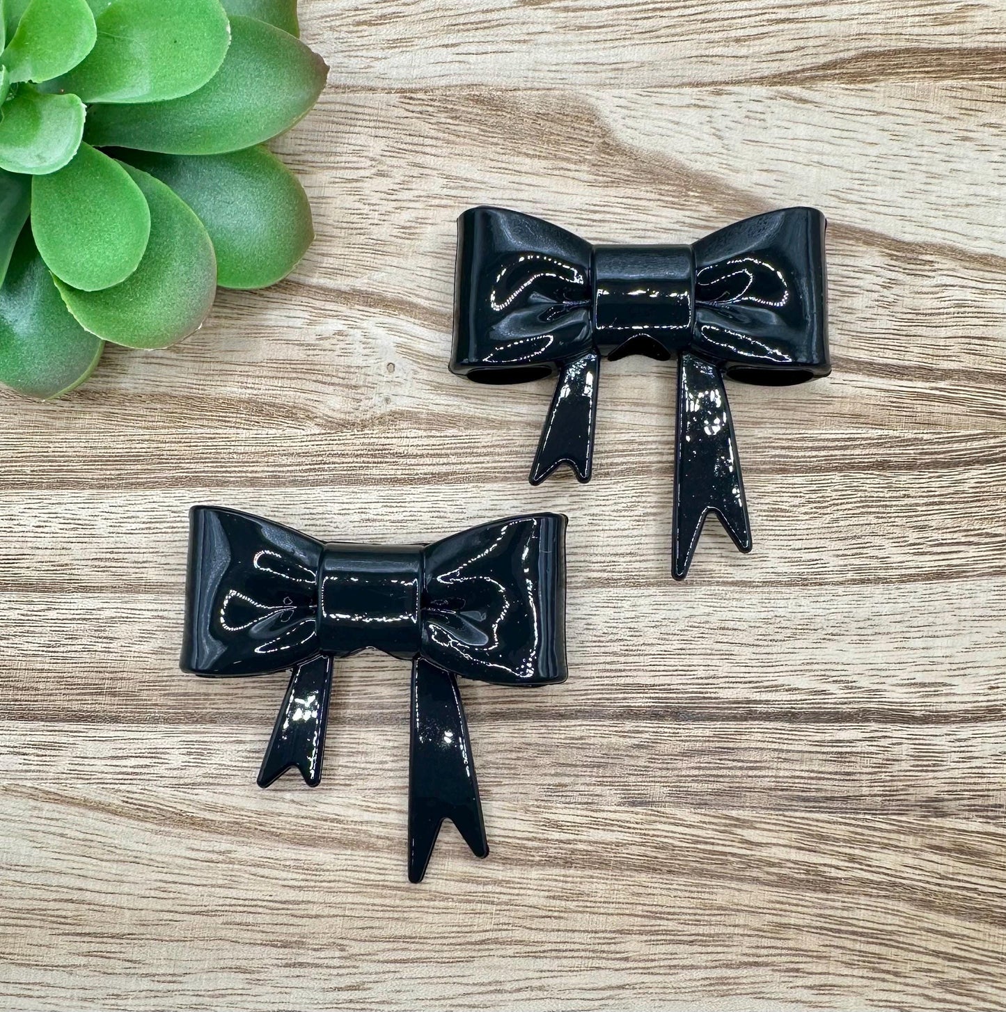 Solid Black Glossy Bow Focal/Straw Topper: Food-Grade Silicone Dust Cover