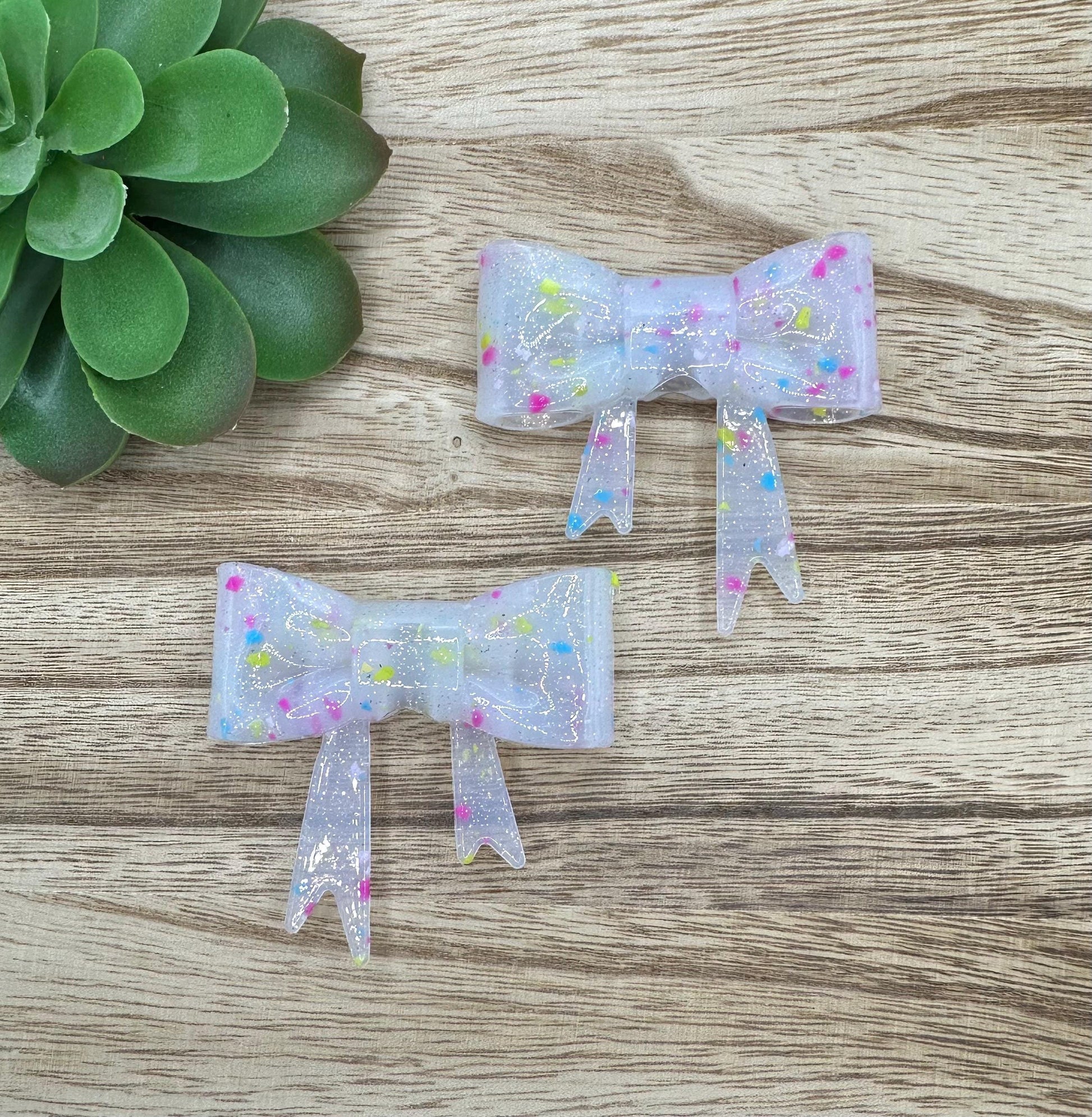 Confetti Glossy Bow Focal/Straw Topper: Food-Grade Silicone Dust Cover